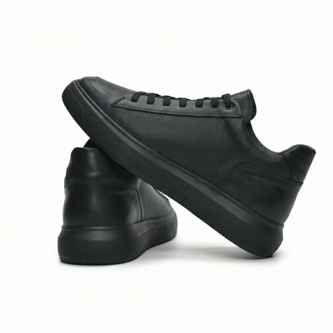 Casual Sneaker — Stratus