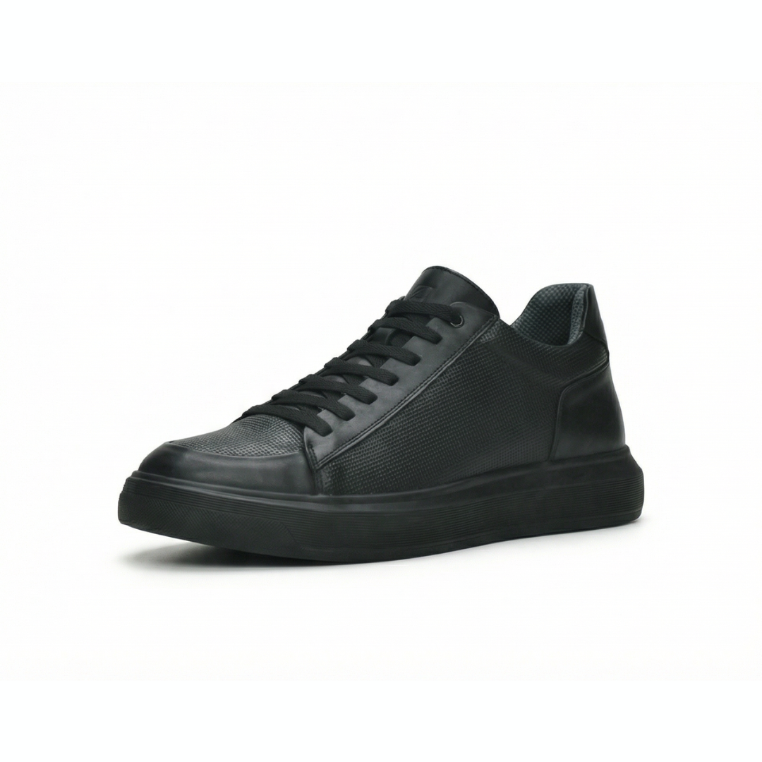 Casual Sneaker — Stratus