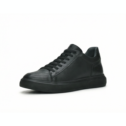 Casual Sneaker — Stratus