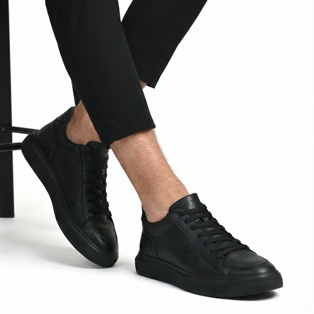 Casual Sneaker — Stratus